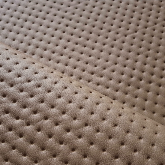 Tkanina tapicerska Ekoskóra pikowana kropki cappucino